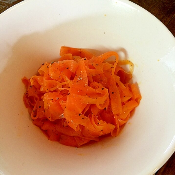 ピーラーで簡単に 人参サラダ レシピ 作り方 By きのこのみみ 楽天レシピ